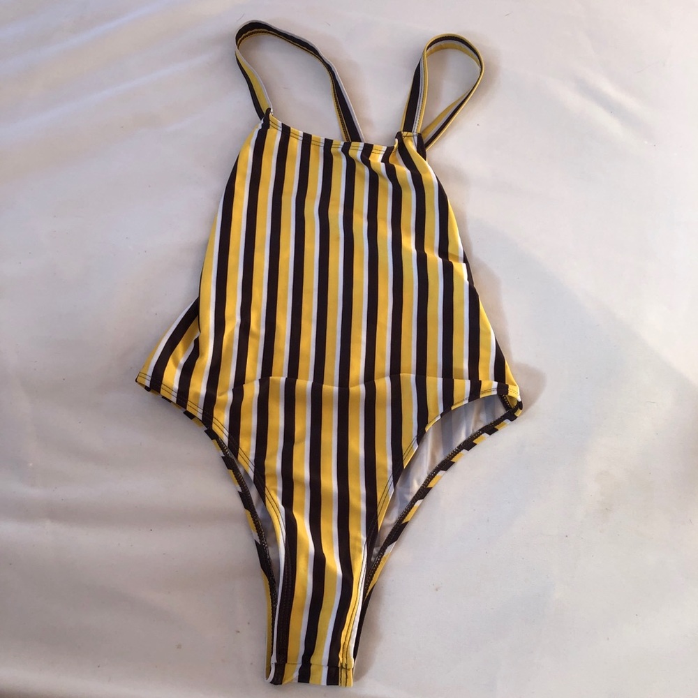 Striped bikini - Picture 3 of 3